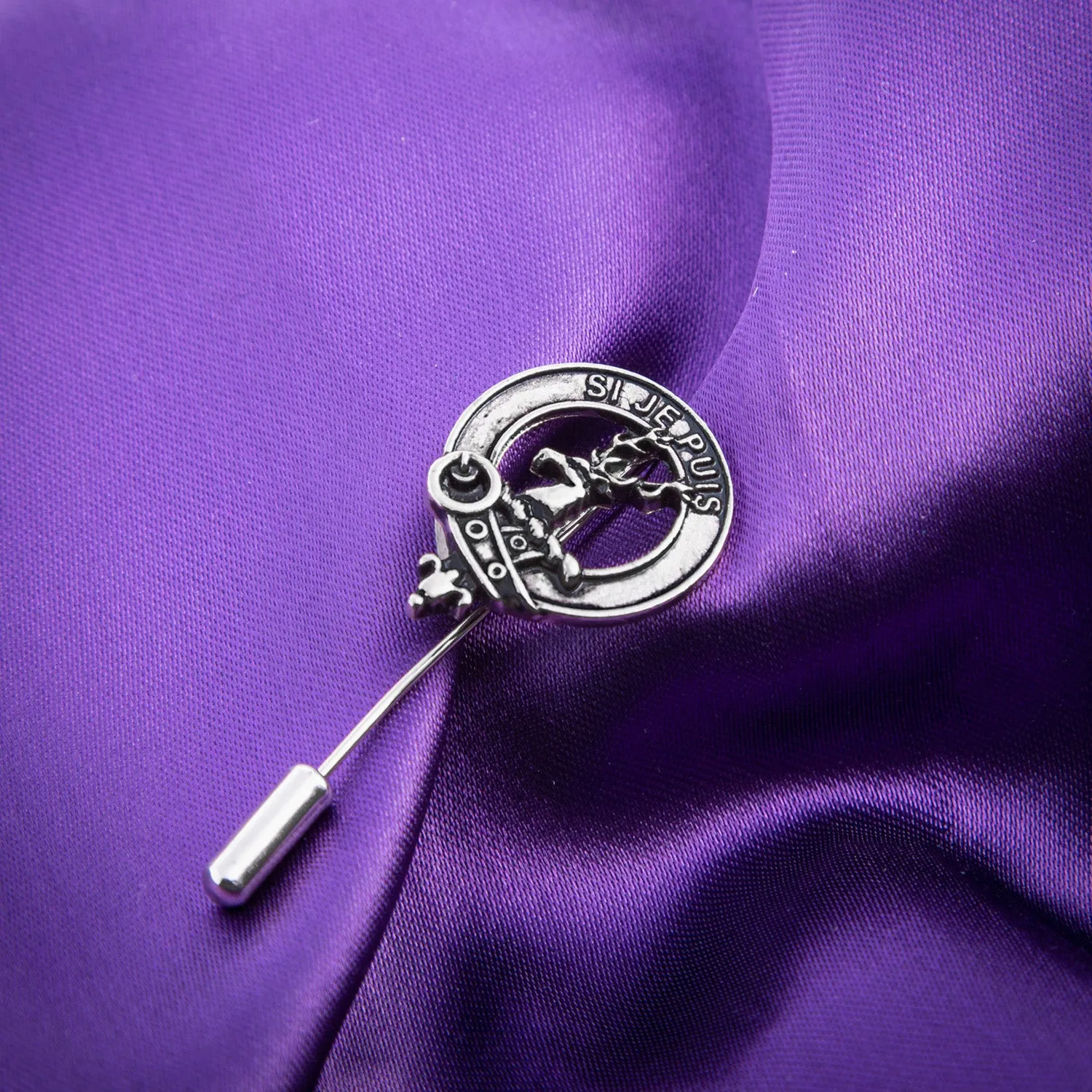 Clan Lapel Pin Colquhoun