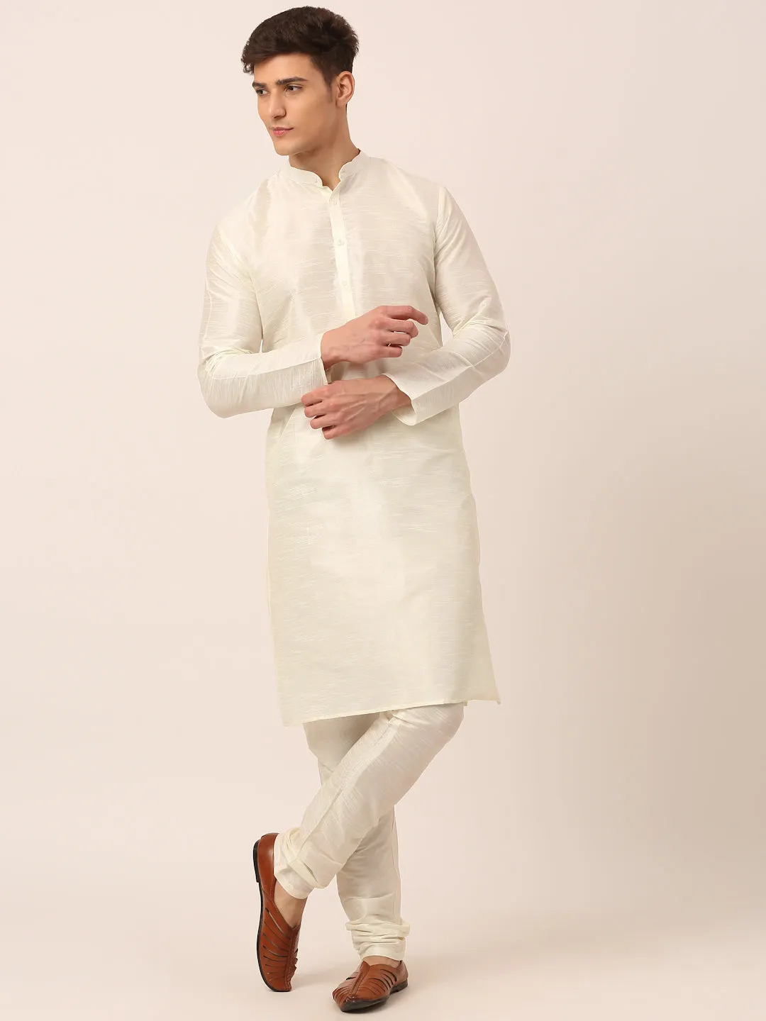 Men's Solid Kurta Pyjama With Grey Floral Embroidered Nehru Jacket