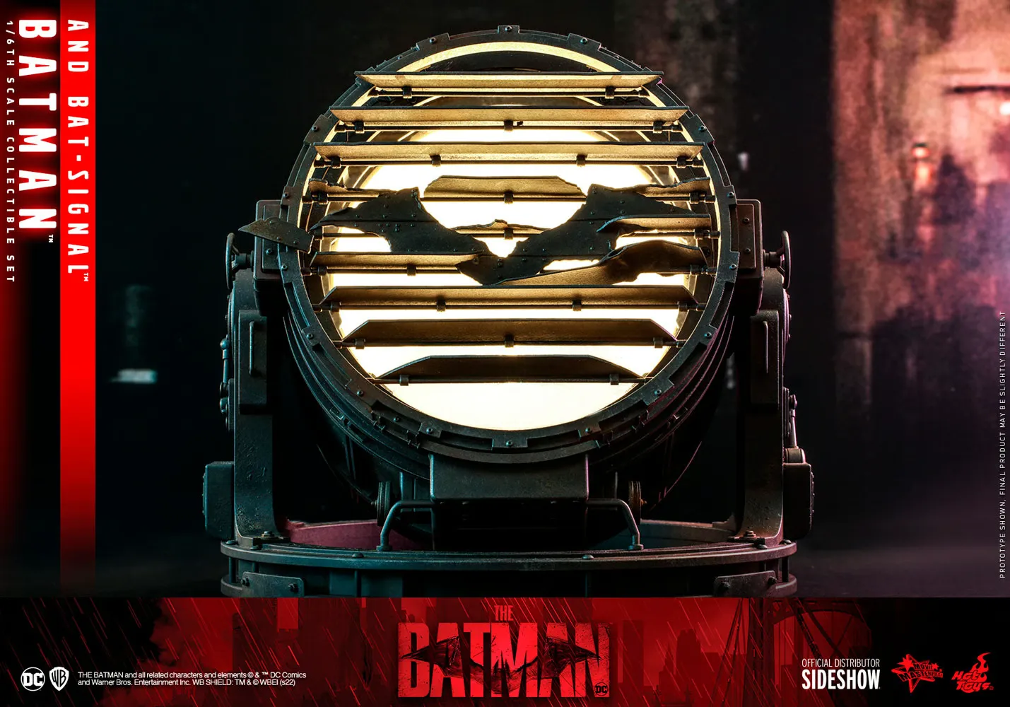 The Batman: Batman & Bat-Signal MMS641 Exclusive